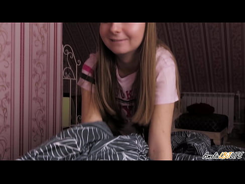 ❤️ Blondie waxay si qoto dheer u nuugtaa BFF's waxayna ku dhufanaysaa afkeeda annaga %so.moresexmovies.ru